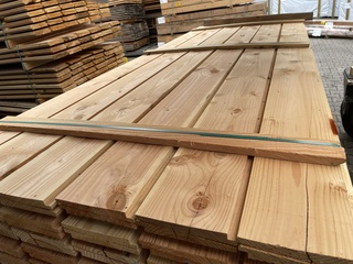 Ca. 96x Douglas Zweeds Rabat, 26x190mm, lengte 300cm